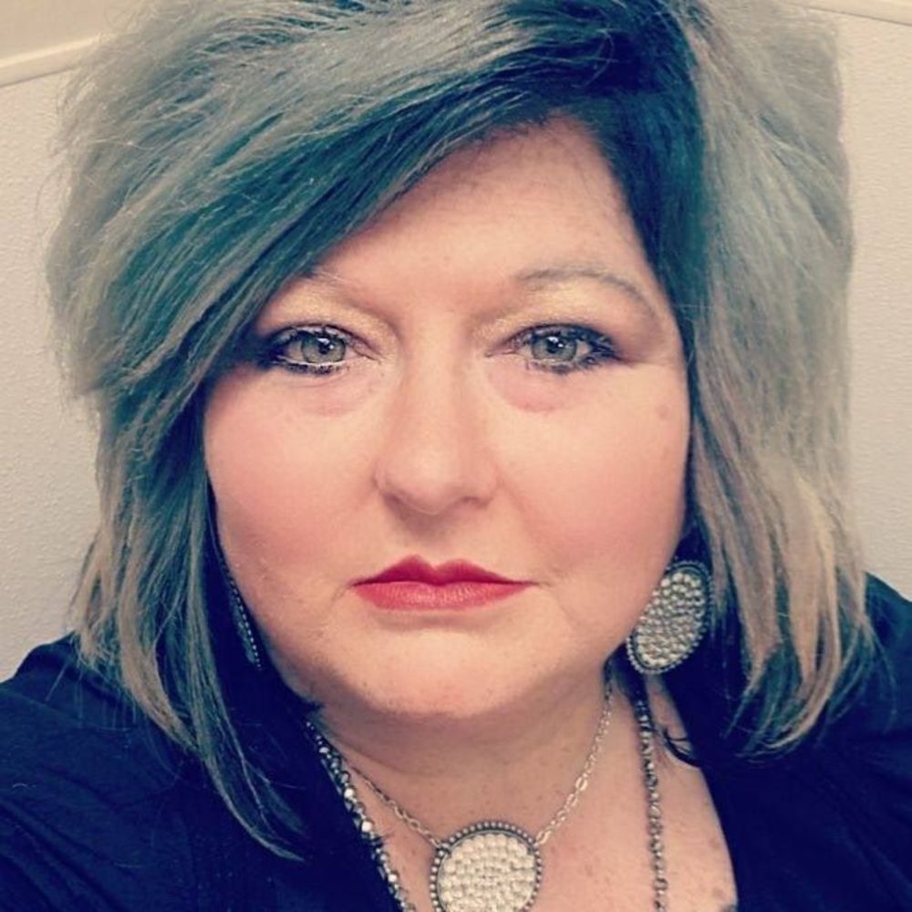 Meet your Posher, Deena